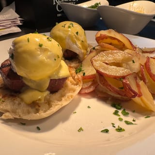 Eggs Benedict