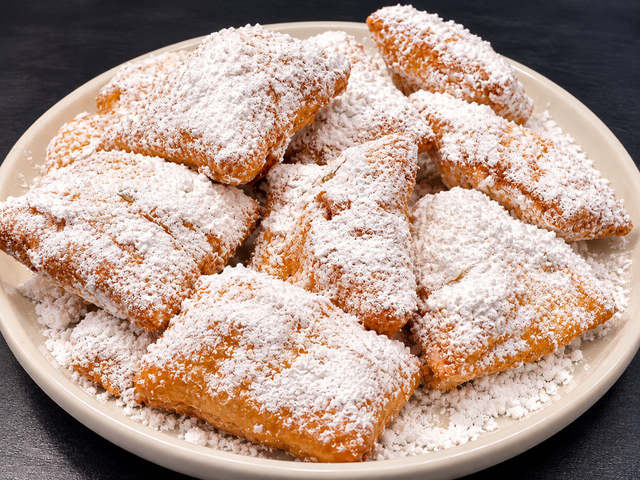 Beignets.